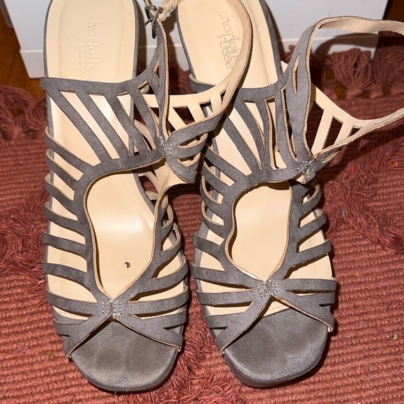 Gray Suede Heel - Picture 3 of 5